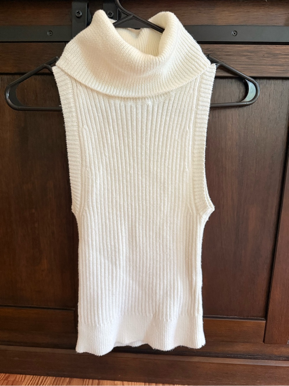 Abercrombie Sleeveless Turtleneck Ribbed Knit Sweater - Cream